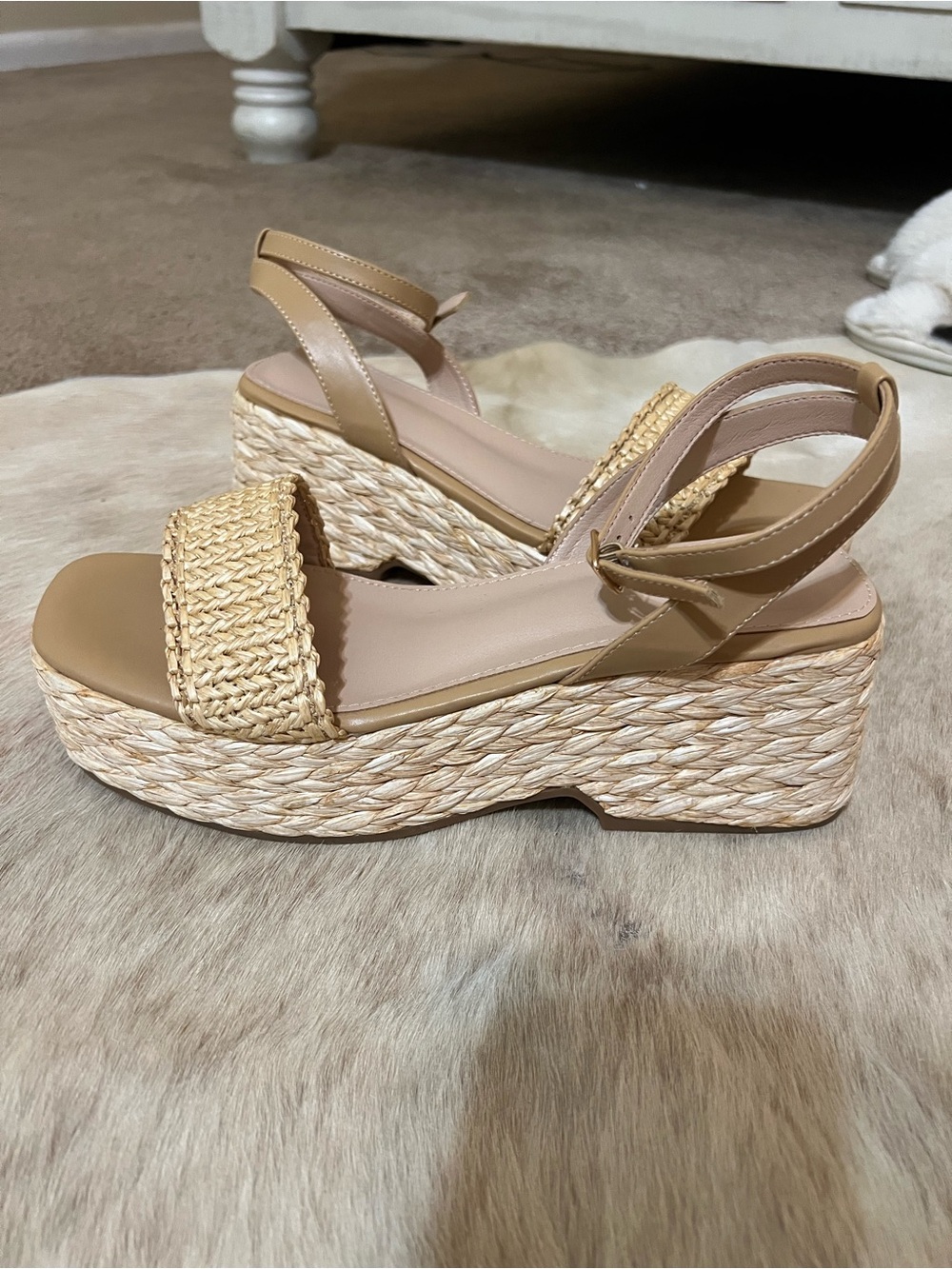 Womens Tan Woven Platform Sandals(worn once)